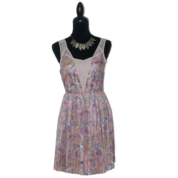 NWOT Lauren Conrad Floral Pleated Dress - Picture 2 of 8